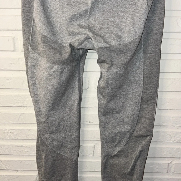 Gymshark Gray Low Rise Flex Dry Seamless Workout Leggings, Women’s Size small - Picture 4 of 7